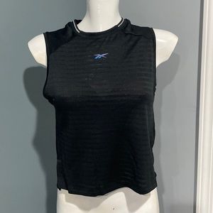 Women’s athletic crop tank/ muscle tee